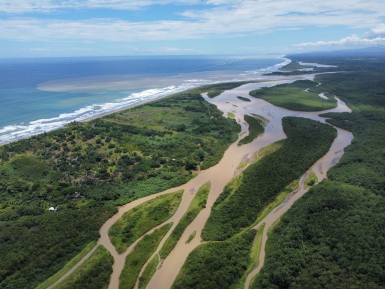 Costa Rica Laguna Eco Village un Paraíso Terrenal en Quepos