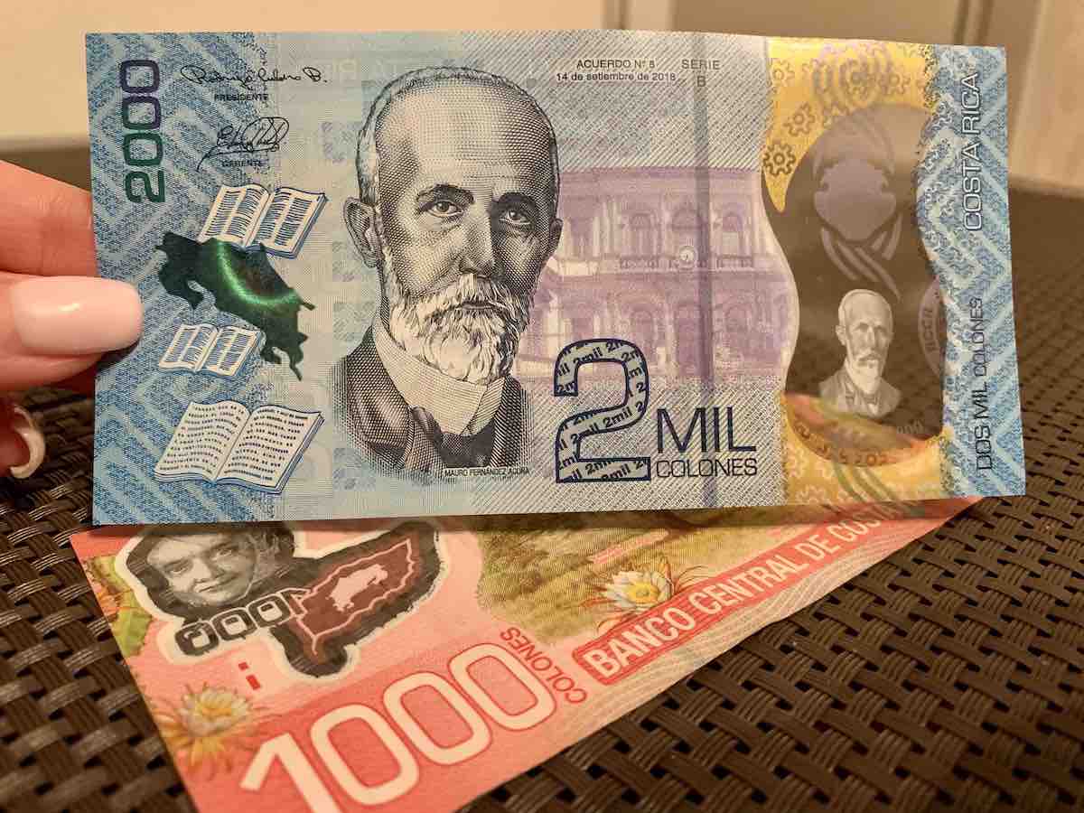 currency in Costa Rica